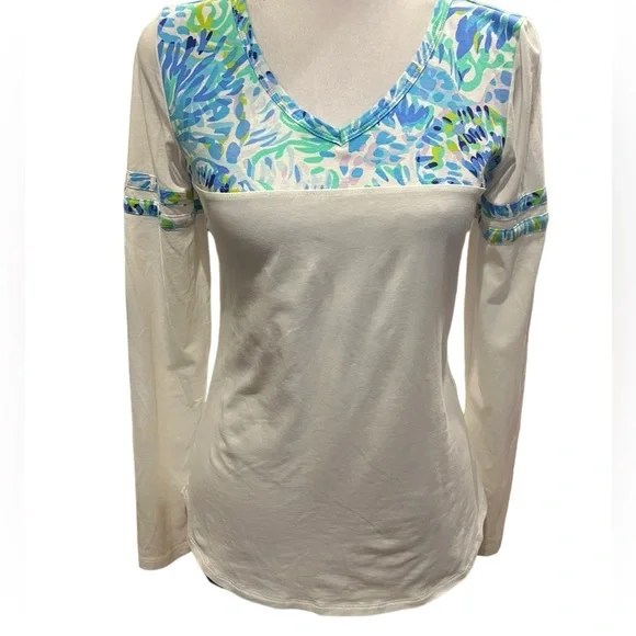 Lilly Pulitzer Amara V-Neck Top Active Tee Shell of a Party White Blue size XS - Picture 3 of 8